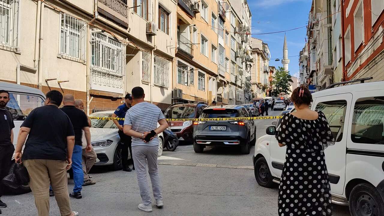Bir evde 3 ceset! Eşini ve kızını öldürüp, kendi yaşamına son verdi 2